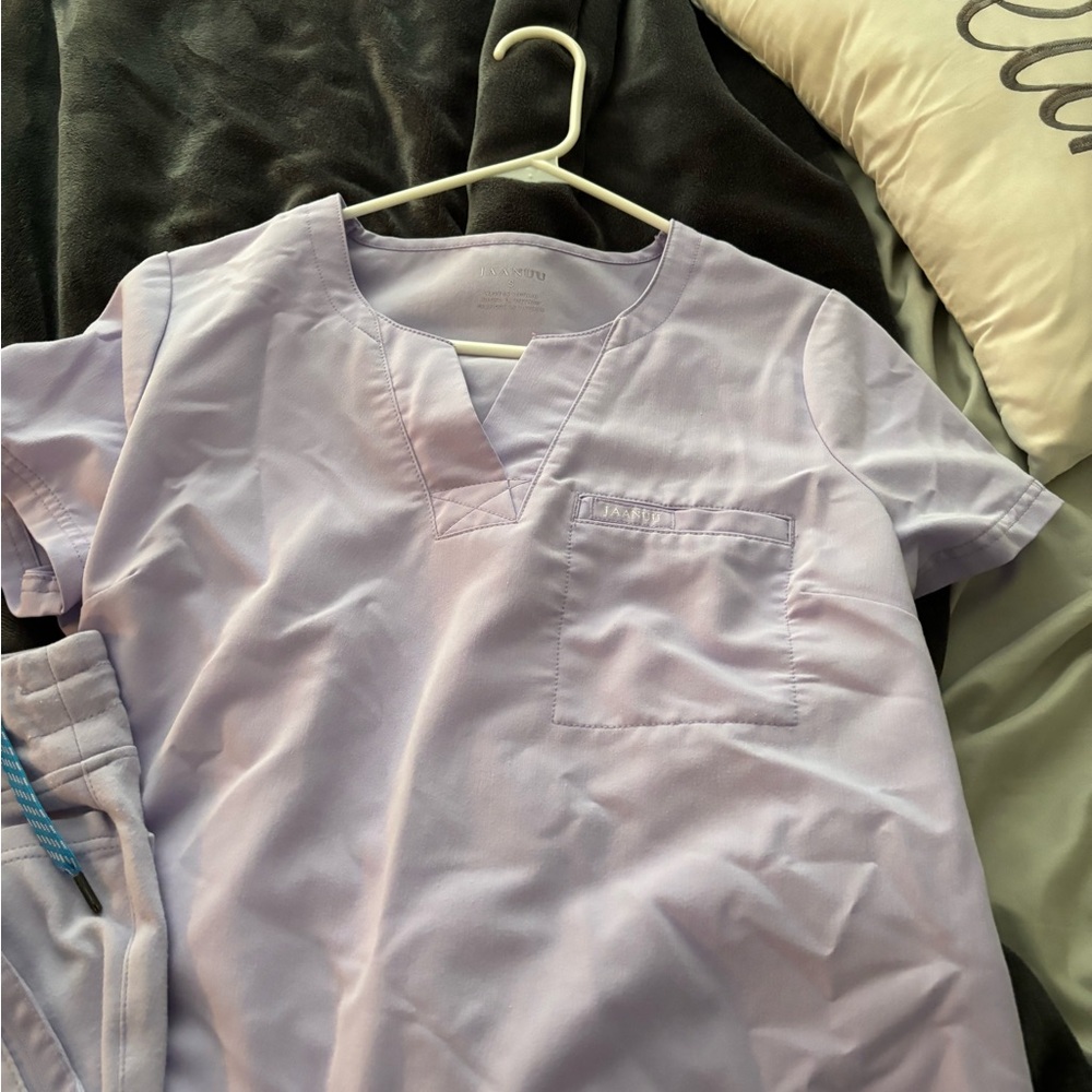 Jaanu Scrubs